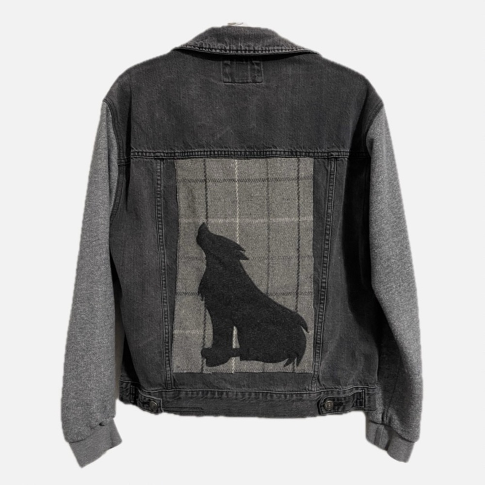 Upcycled Denim Jacket with Wolf Design - Picture 3 of 4